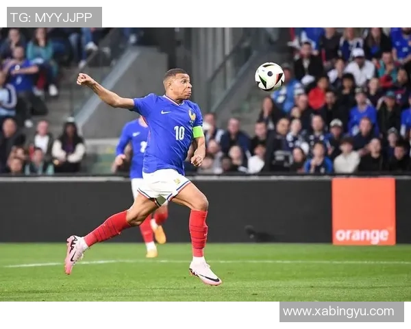 《天下足球追球星特辑:揭示足坛巨星背后的故事与传奇人生》 《天下足球追球星特辑:揭示足坛巨星背后的故事与传奇人生》