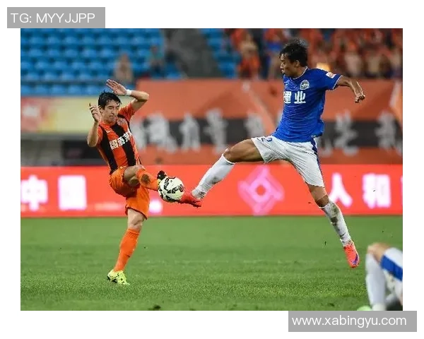 女性足球裁判崭露头角 成为绿茵场上的新星 打破性别偏见引领未来裁判新风潮 女性足球裁判崭露头角 成为绿茵场上的新星 打破性别偏见引领未来裁判新风潮